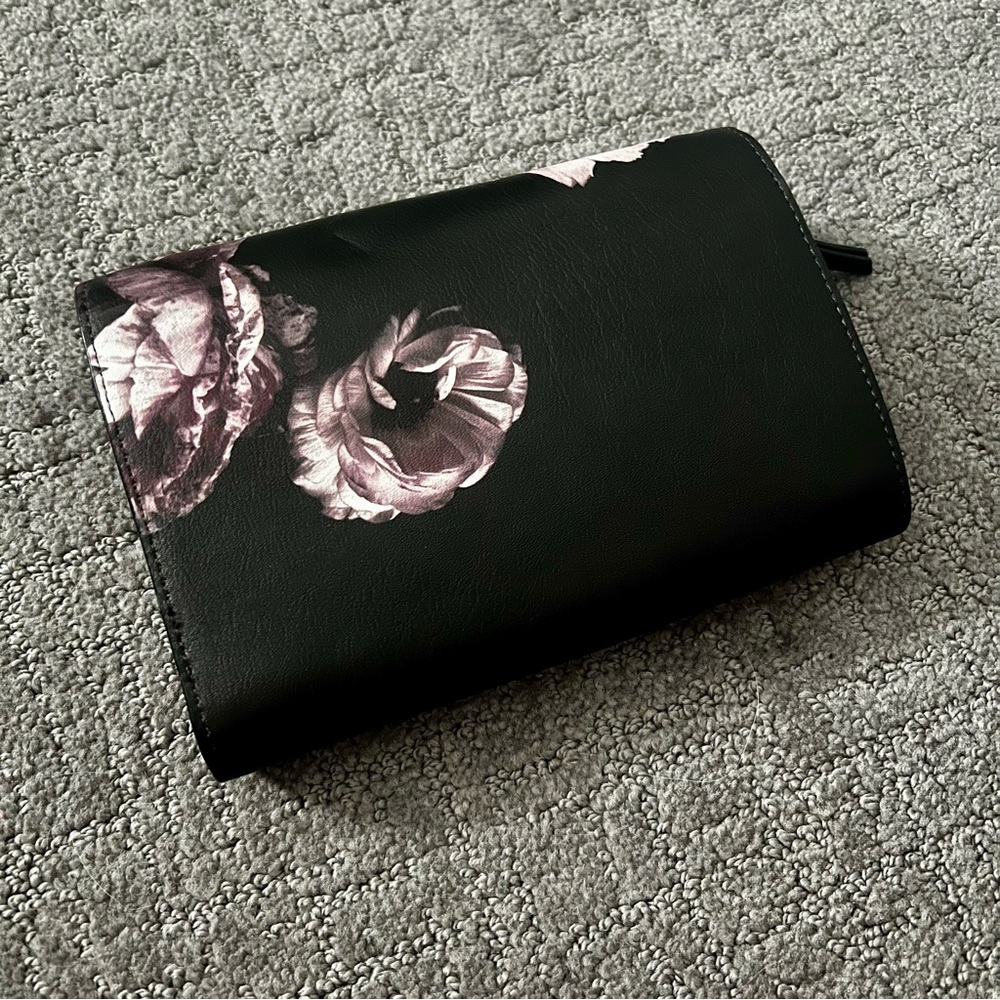 Simply Vera Wang Floral Black 2-in-1 Clutch and Crossbody Phone Wallet Purse - Picture 3 of 10